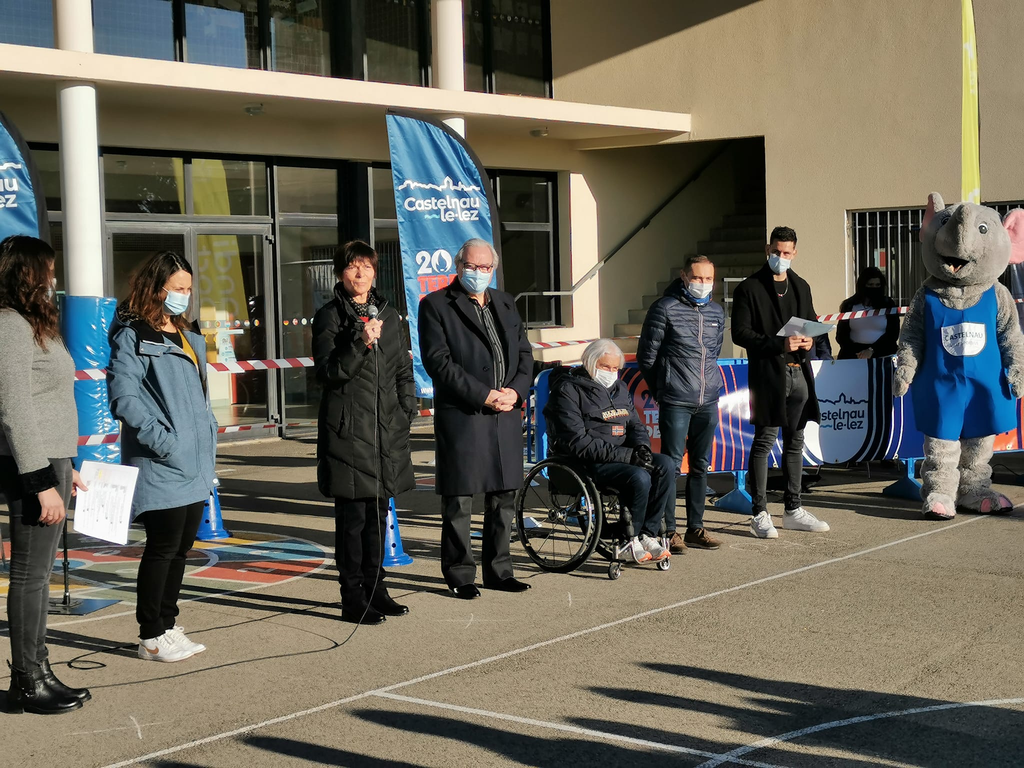 Isabelle SERAN, Adjointe au Maire déléguée à l'Éducation, fait un discours.