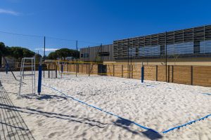 L'un des 2 terrains de beach-volley du complexe sportif Jean-Fournier.