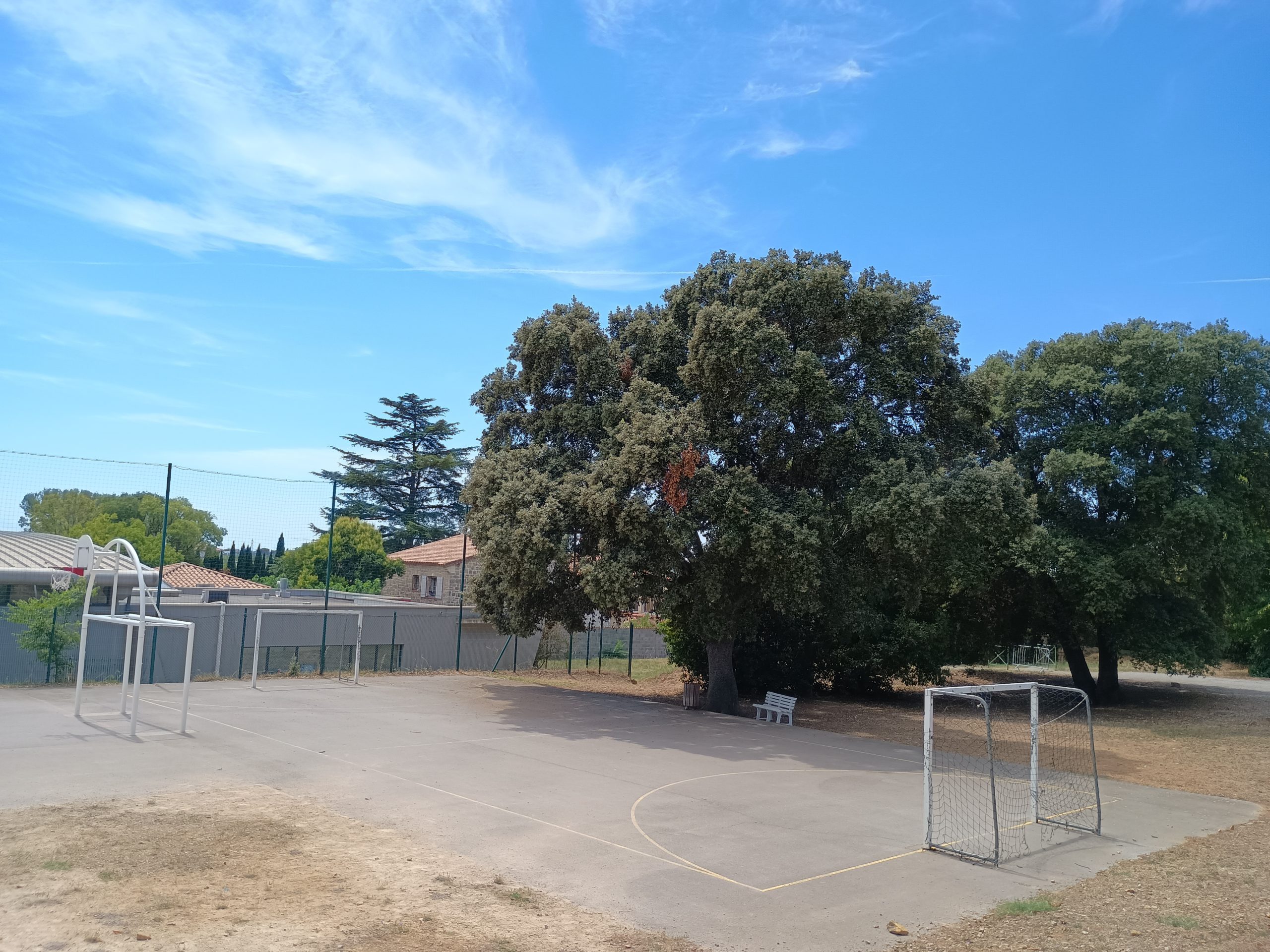 Le plateau sportif Alexandre-Chambon, près de l'école Jean-Moulin