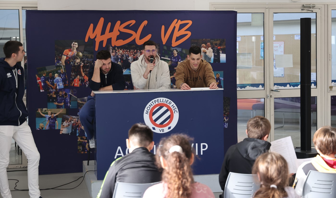 Des élèves côtoient les joueurs de volley du MHSC VB