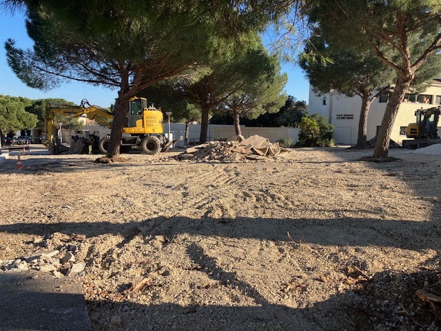 Le parvis de l'école "Les petits princes" est en chantier.