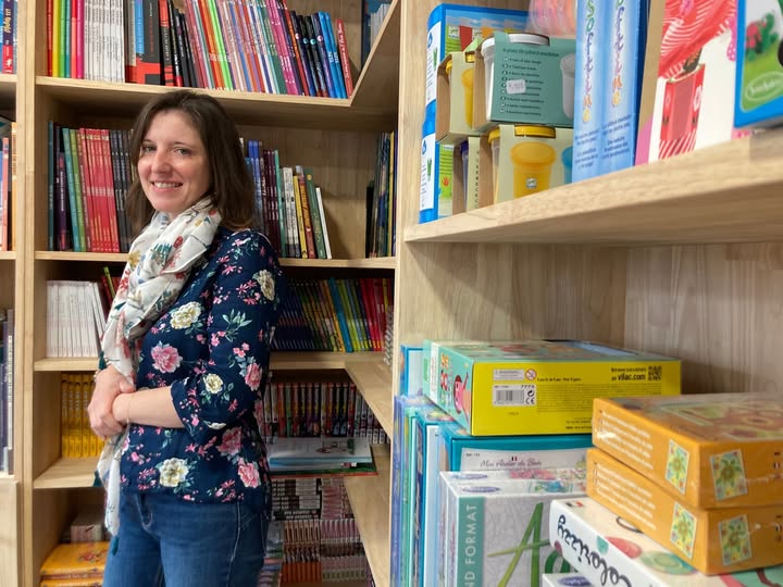 Portrait de Claire AEBERHARDT, gérante de la librairie jeunesse "Le Toucan Rêveur"